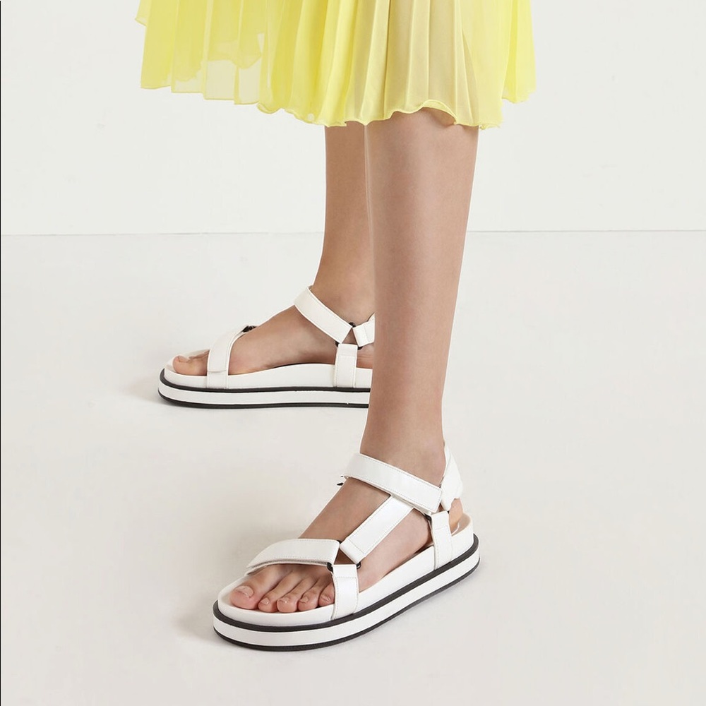 Two-tone strap sandals